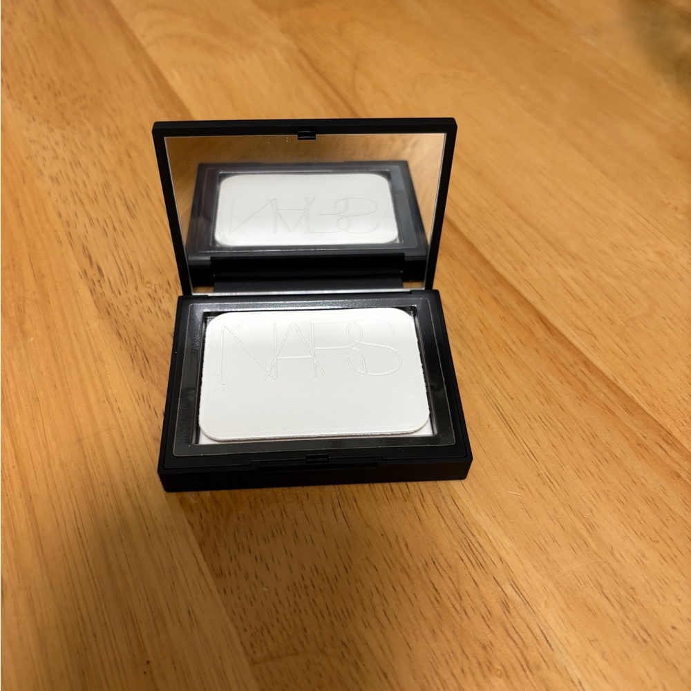 NARSLight Reflecting Setting Powder PressedTranslucent Crystal 0.35oz NWOB Nobox